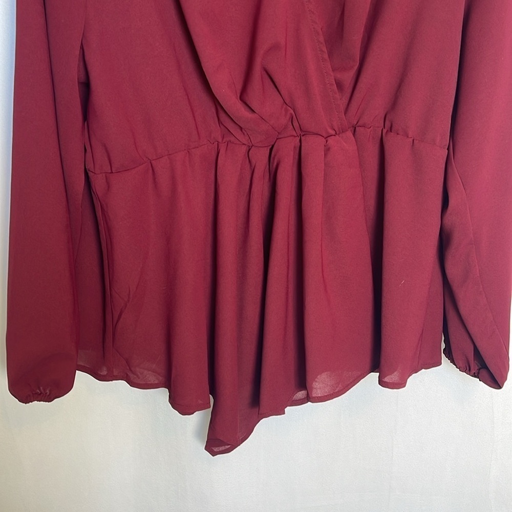 NWOT Bloomchic Long Sleeve Surplice Neck Asymmetrical Hem Blouse Size 18/20 EUC - Picture 5 of 12